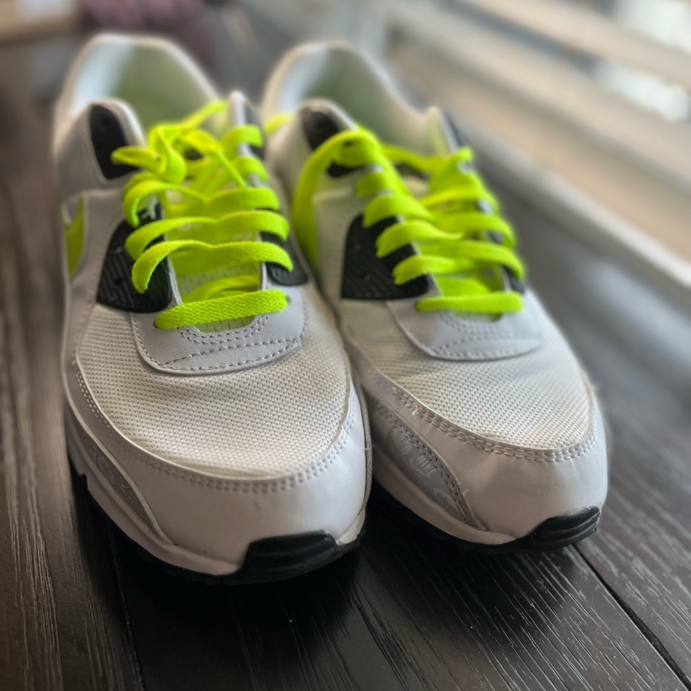MOVING SALE:: Nike Air Max